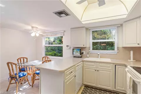 Kitchen - 3200 Binnacle Dr #C1, Naples, FL 34103 photo 2 of 3