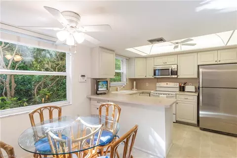 Kitchen - 3200 Binnacle Dr #C1, Naples, FL 34103 photo 3 of 3