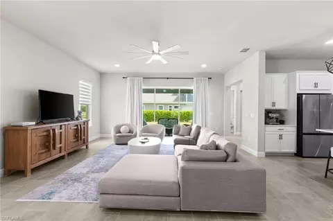 Living - 3419 Pilot Cir, Naples, FL 34120 photo 2 of 4