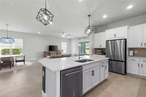 Kitchen - 3419 Pilot Cir, Naples, FL 34120 photo 3 of 4