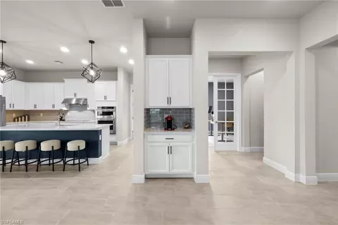 Entry Way - 3419 Pilot Cir, Naples, FL 34120 photo 3 of 4