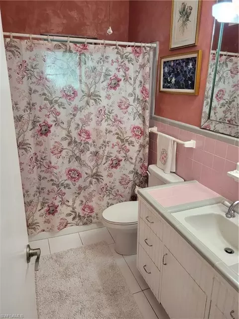 Bath - 870 Forest Ave, Naples, FL 34102 photo 1 of 1