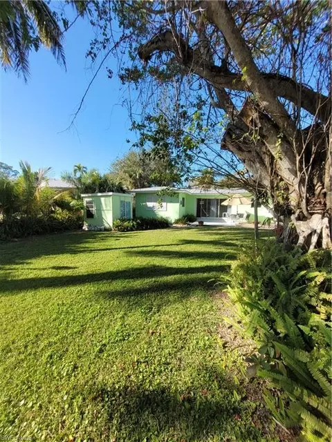 Exterior - 870 Forest Ave, Naples, FL 34102 photo 7 of 7