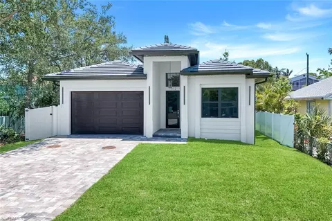 1312 Trail Terrace Dr, Naples, FL 34103
