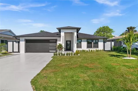 135 Tahiti Cir, Naples, FL 34113