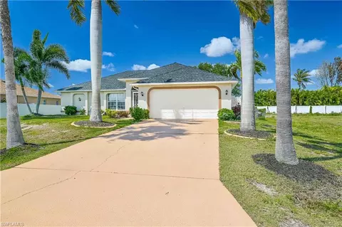 1214 NE 14th Pl, Cape Coral, FL 33909