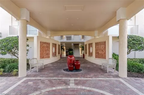 3450 Gulf Shore Blvd N #206, Naples, FL 34103