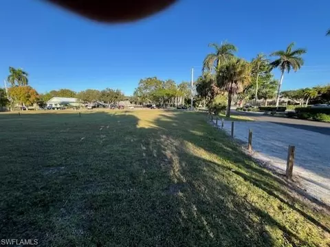 680 Park St, Naples, FL 34102 photo 8
