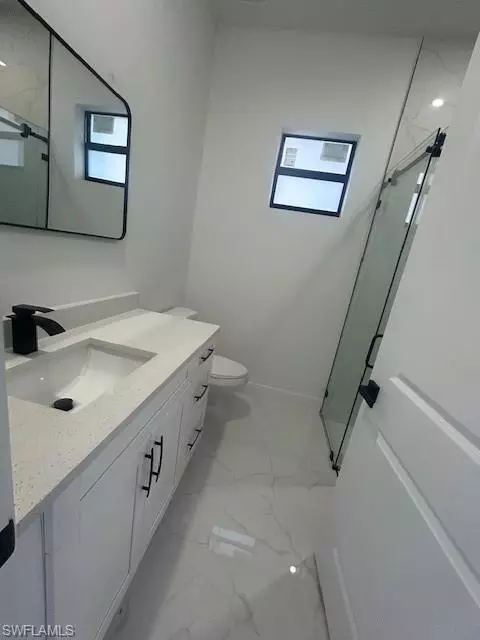Bath - 4682 40th St NE, Naples, FL 34120 photo 2 of 2