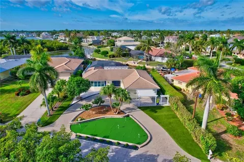 2120 Sandpiper St, Naples, FL 34102