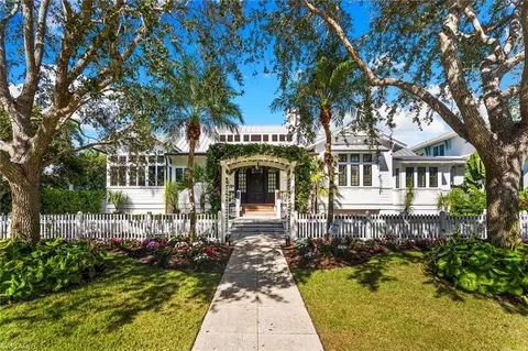 163 10th Ave S, Naples, FL 34102