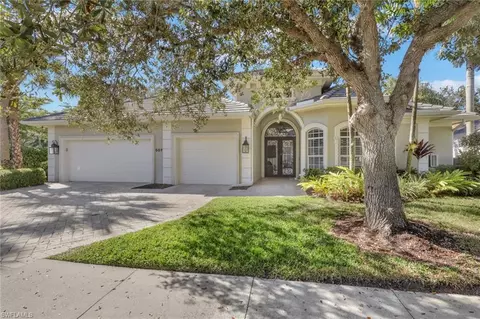 5074 Rustic Oaks Cir, Naples, FL 34105