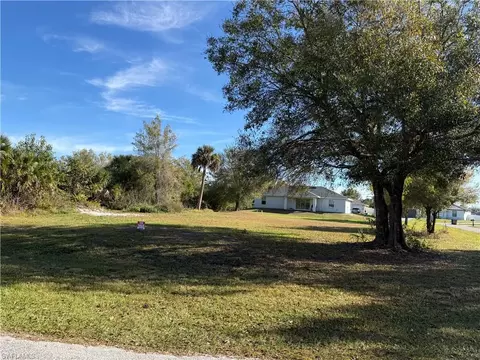 6132 Holt Ct, Fort Myers, FL 33905