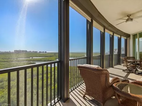 425 Cove Tower Dr #1601, Naples, FL 34110