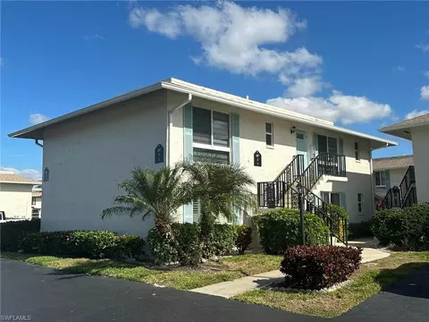 207 Palm Dr #207-2, Naples, FL 34112