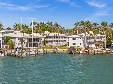 342 Harbour Dr #342, Naples, FL 34103