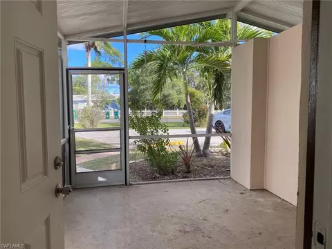 2084 Monroe Ave, Naples, FL 34112 photo 3