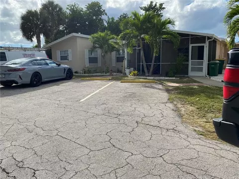 2084 Monroe Ave, Naples, FL 34112