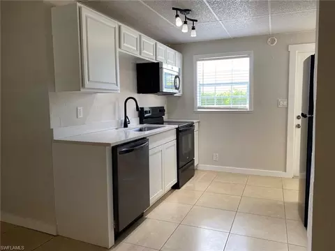 2084 Monroe Ave, Naples, FL 34112 photo 6