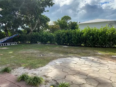 2084 Monroe Ave, Naples, FL 34112 photo 4