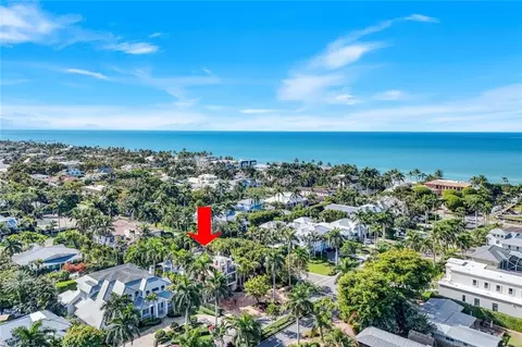 210 Central Ave, Naples, FL 34102