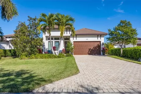 635 96th Ave N, Naples, FL 34108