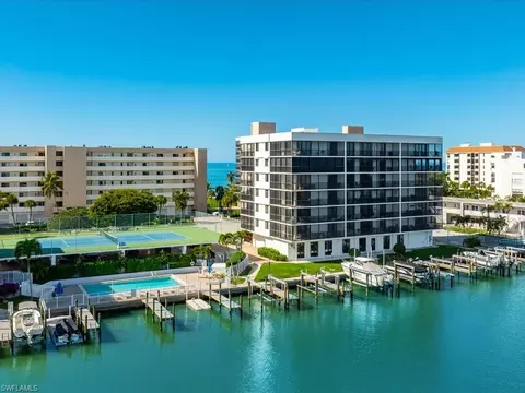 10482 Gulf Shore Dr #233, Naples, FL 34108