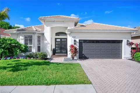 4797 Cerromar Dr, Naples, FL 34112