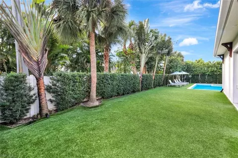 Exterior - 680 Wedge Dr, Naples, FL 34103 photo 5 of 6