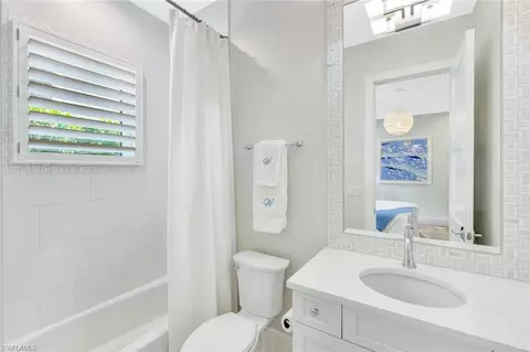 Bath - 680 Wedge Dr, Naples, FL 34103 photo 4 of 6