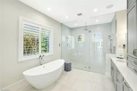 Bath - 680 Wedge Dr, Naples, FL 34103 photo 1 of 6