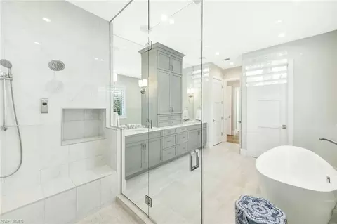 Bath - 680 Wedge Dr, Naples, FL 34103 photo 2 of 6