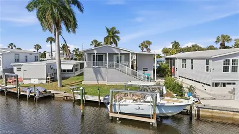 11291 Azalea Ln, Fort Myers Beach, FL 33931