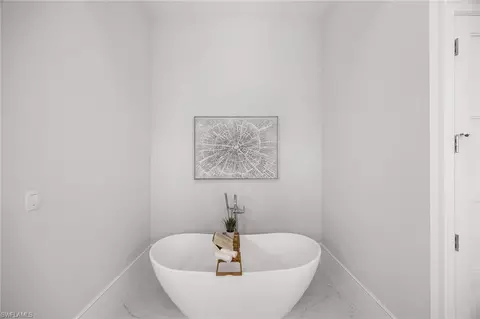 Bath - 375 Bow Line Dr, Naples, FL 34103 photo 3 of 6
