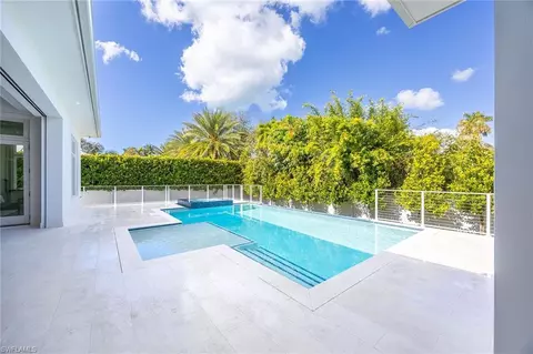 Exterior - 375 Bow Line Dr, Naples, FL 34103 photo 6 of 10