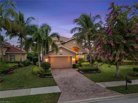 9261 Campanile Cir, Naples, FL 34114