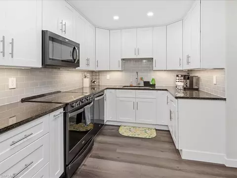 Kitchen - 186 Harrison Rd #H2, Naples, FL 34112 photo 2 of 2
