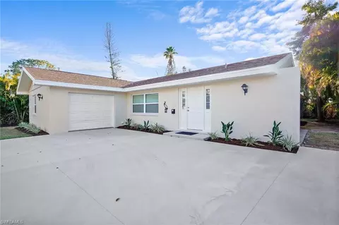 3581 Corana Way, Naples, FL 34105
