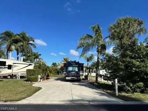 1246 Silver Lakes Blvd, Naples, FL 34114