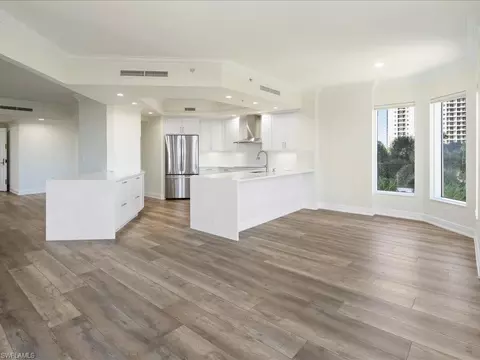 1060 Borghese Ln #201, Naples, FL 34114