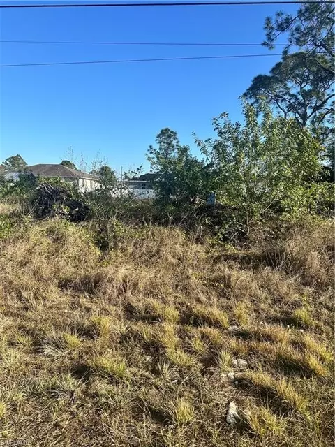 1037 Portland Ave S, Lehigh Acres, FL 33974
