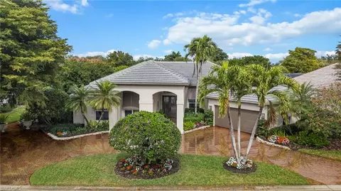 1052 Spanish Moss Trl, Naples, FL 34108