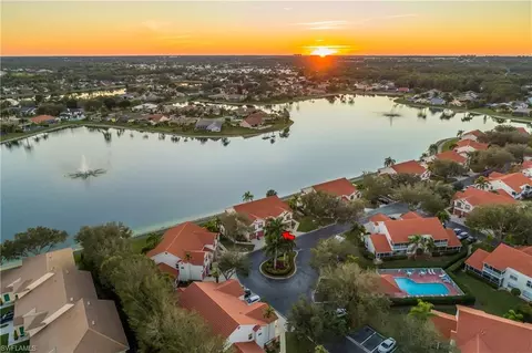 541 Windsor Sq #202, Naples, FL 34104