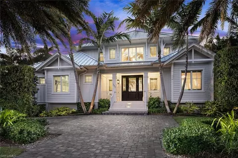 1040 2nd St S, Naples, FL 34102