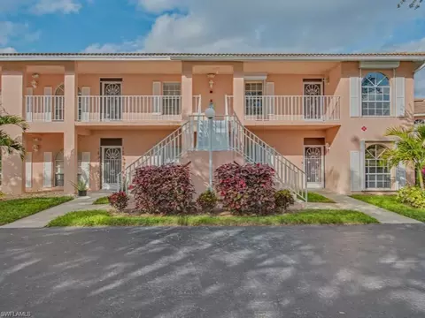 565 Augusta Blvd #10, Naples, FL 34113