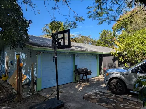 2416 Andrew Dr, Naples, FL 34112