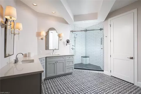 Bath - 142 Colonade Cir, Naples, FL 34103 photo 1 of 4