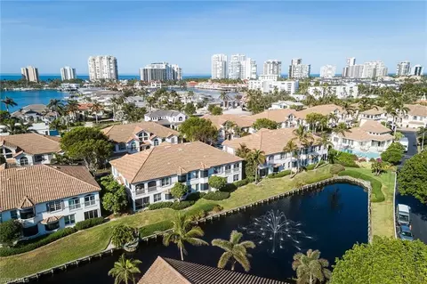 View/Area - 142 Colonade Cir, Naples, FL 34103 photo 3 of 8