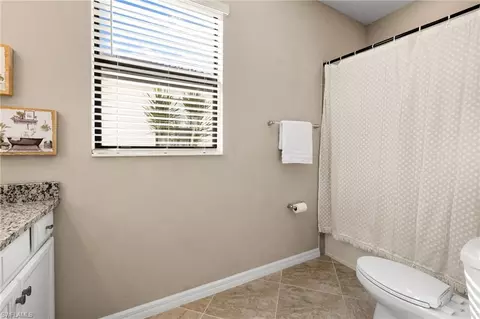 Bath - 9258 Shadow Oak Ln, Naples, FL 34120 photo 4 of 5