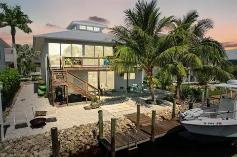 1282 Venetian Way, Naples, FL 34110